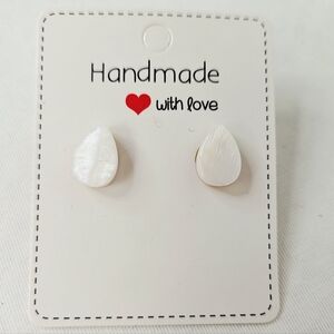 Pearly White Teardrop Stud Earrings